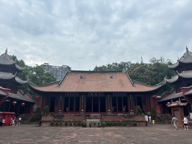 作为西南地区负有盛名的一座文庙，乐山文庙是正统性的象征，也是古时地方学宫所在地。